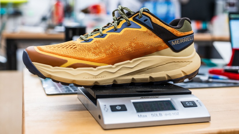 merrell nova 4 - weighing the merrell nova 4, in size 10.5.
