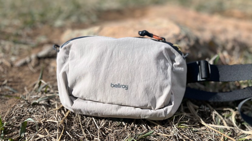 fanny pack - similar to the jansport fifth ave, the bellroy lite also has a...