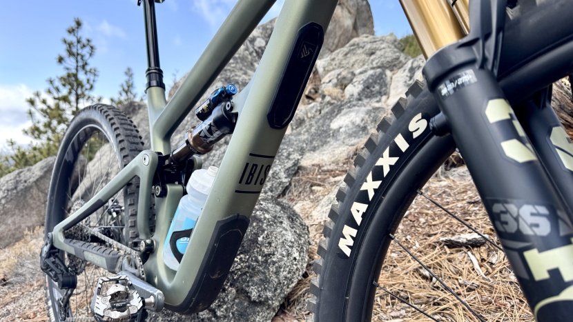 ibis ripmo v3 gx axs - downtube and tailgate protection come standard.