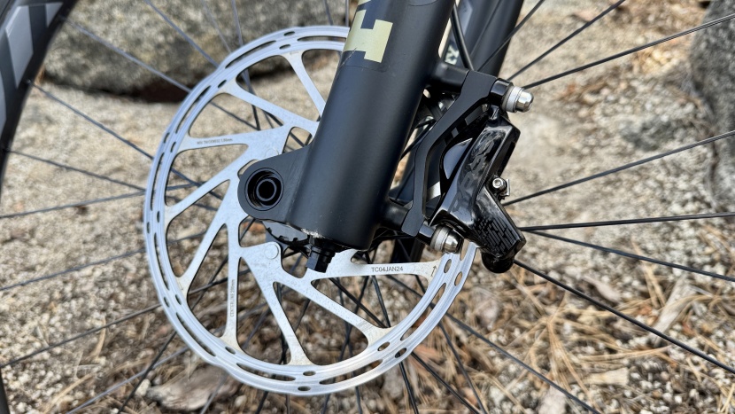 a 203mm rotor up front gives the ripmo predictable, and fade-free...