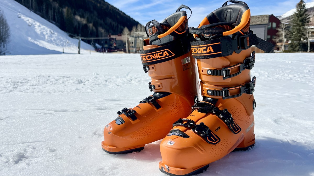Tecnica Mach1 MV 130 Review (The Tecnica Mach1 MV 130 is the one boot we recommend to expert skiers.)