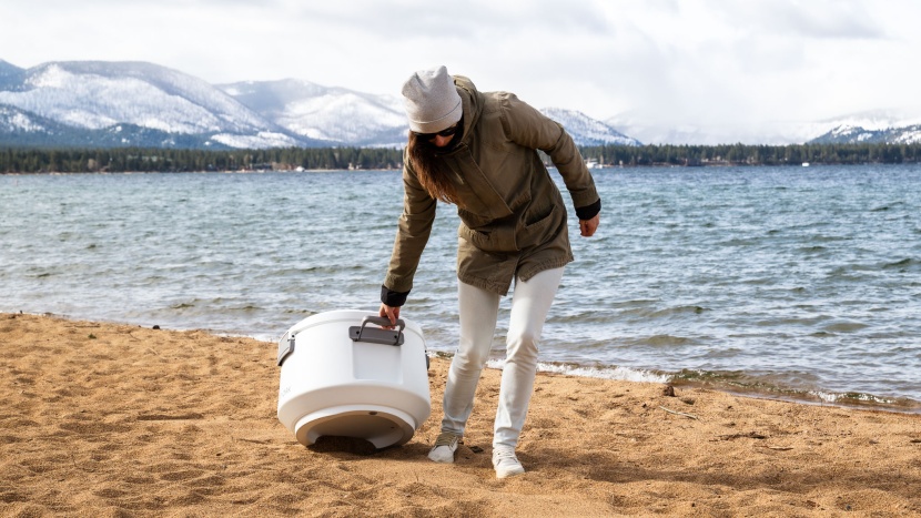 cooler - the east oak 25 can be a bit awkward to move around, especially with...