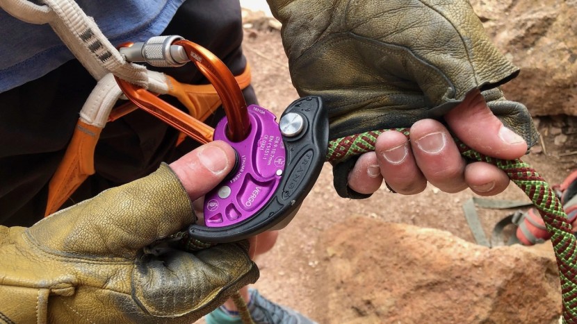 trango vergo - on top of the device is a spot that says "thumb here", which helps...