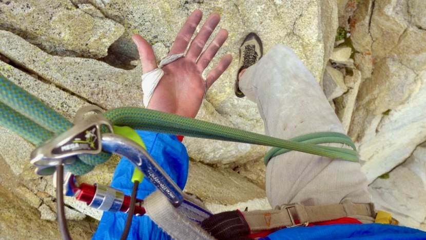 edelrid mega jul - during rappels face the green thumb loop away from you and the mega...