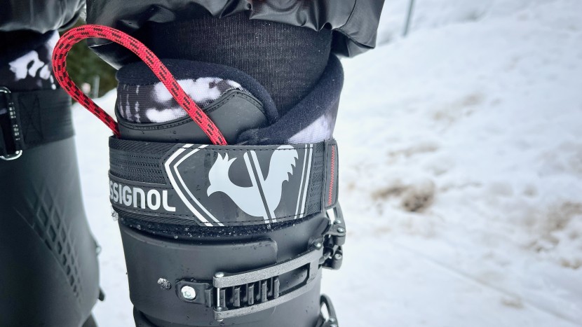 a wide hook-and-loop power strap helps ensure a good fit, and a...