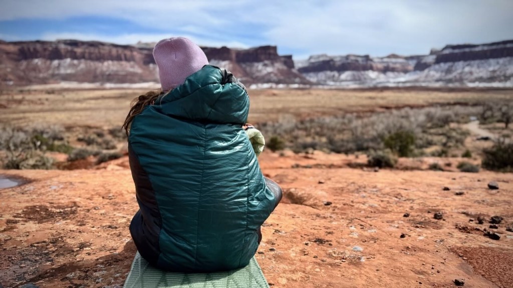 sleeping bag womens - from warmth to comfort to women's specific features to packable...