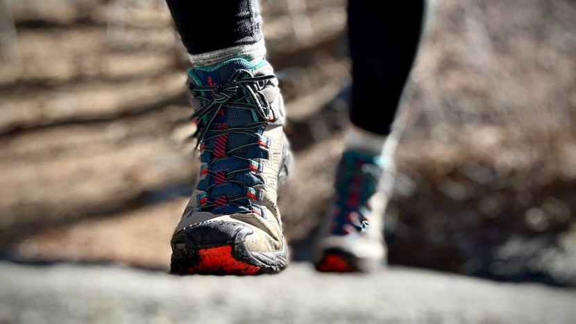 hiking boots womens - the debossed nubuck leather, beefy rubber toecap, and metal eyelets...