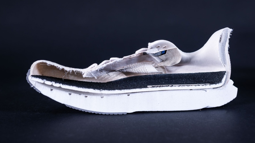 hoka mach 6 for women - with 33mm of cushion and a 7mm heel-toe drop, the mach has less...