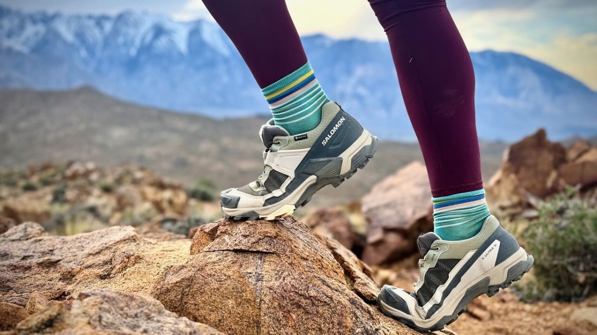 How to Choose Hiking Shoes for Women