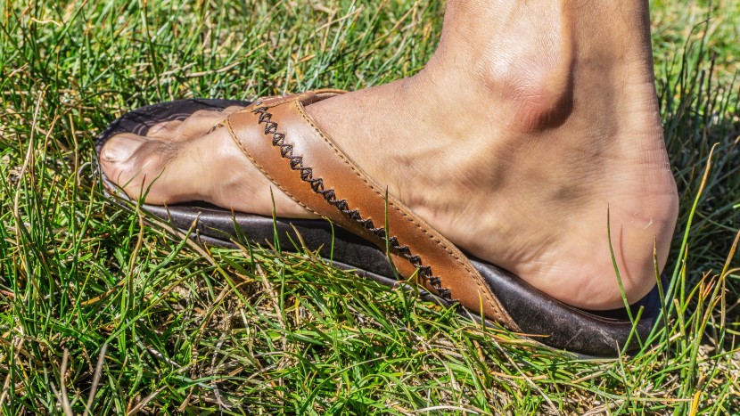 olukai mea ola - unlike some of the options from olukai, the mea ola's arch support...