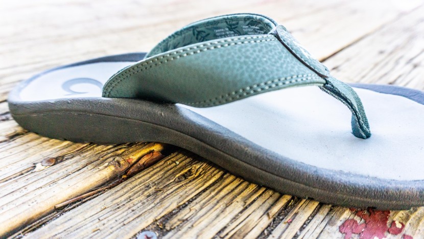 olukai ohana - the 'ohana offers a generous arch and a dependable midsole, which...