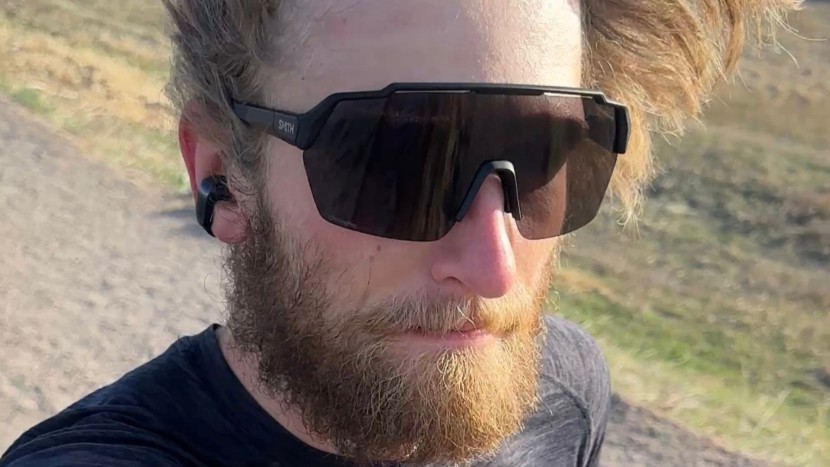 running sunglasses - the smith split shift mag, providing great coverage on a windy run...