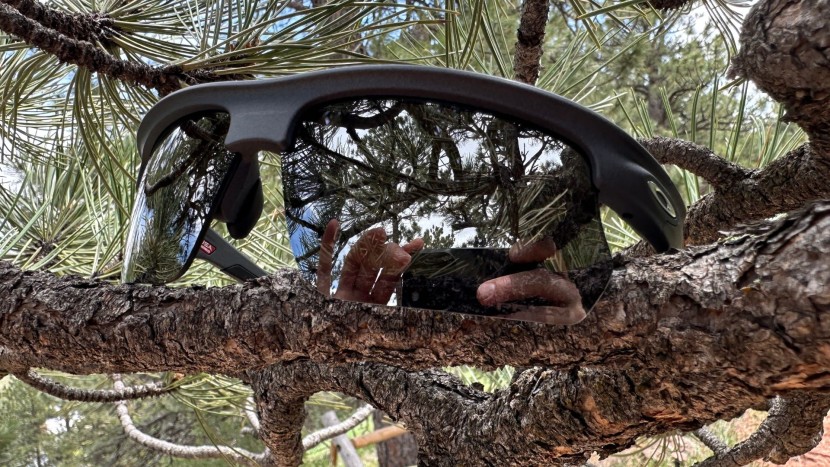 running sunglasses - oakley's o matter frame material is impressively flexible yet...