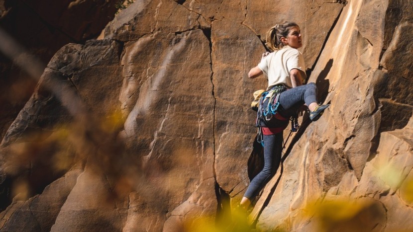 climbing harness womens - women's specific harnesses provide all day comfort.