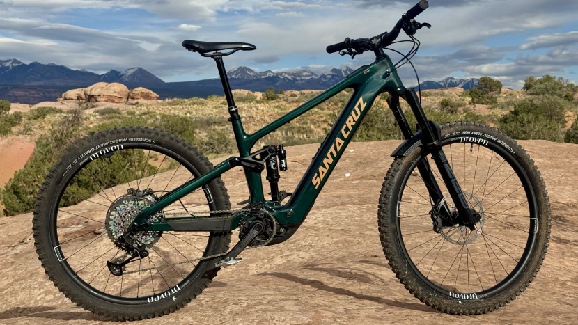 santa cruz vala r - slipped some carbon wheels on the vala for a long weekend of trying...