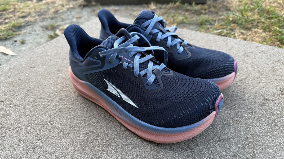 Altra Torin 8 - Women's Review (With enough beveling through the heel and a wide forefoot, the Torin places its focus on keeping your feet comfortable...)