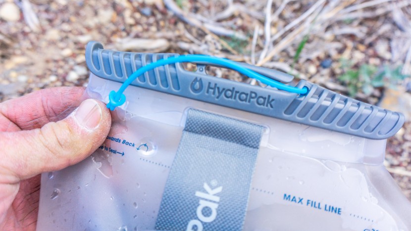 hydrapak contour - ziptop openings like the one on the contour makes filling a bit...