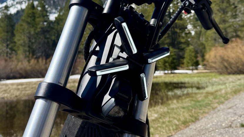 incredibly bright lights give the xyber nighttime utility