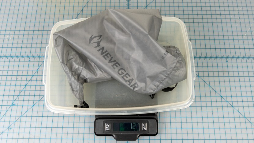 the neve gear waratah 28 comes with a lightweight, 1.2 ounce stuff...