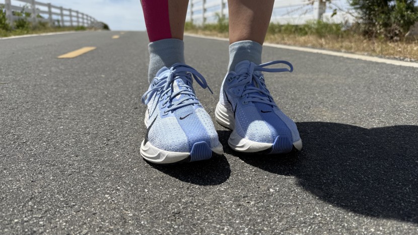 nike pegasus plus for women - the upper weave of the pegasus plus is fairly simple. the stripe...