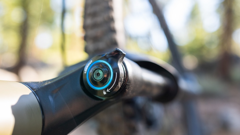 co-op cycles drt 1.3 - the fork's lockout is located on the right side of the crown and...