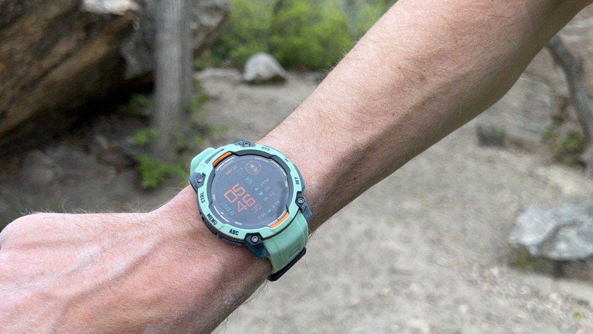 Garmin Instinct 3 Review (Wearing the Garmin Instinct 3)