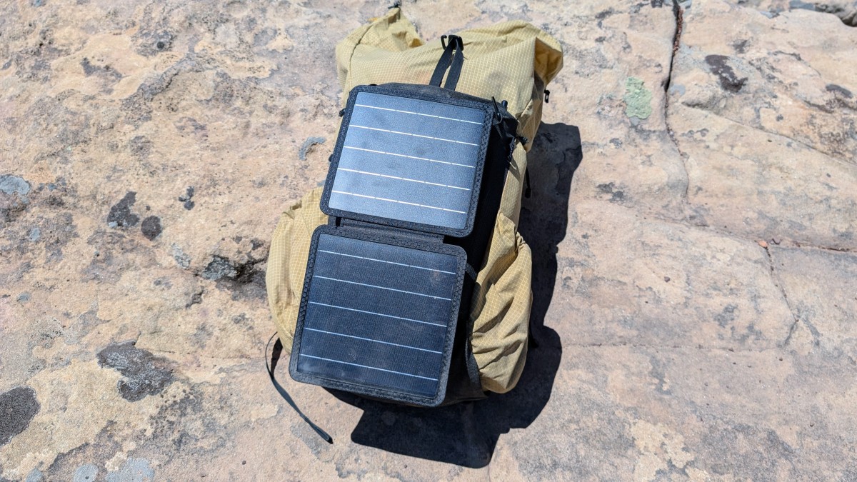 Blavor 10W Review (The Blavor 10W is small and light enough to clip onto a backpack.)