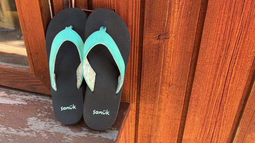 flip flops womens - the sanuk yoga mat ii is a simple, yet effective flip flop.