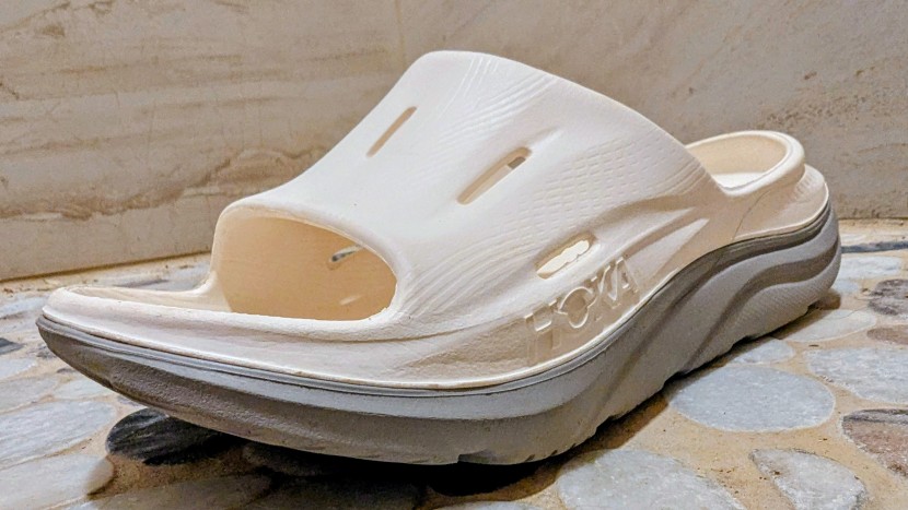 hoka ora recovery slide 3 - the thick sole of the recovery slide makes them highly comfortable...