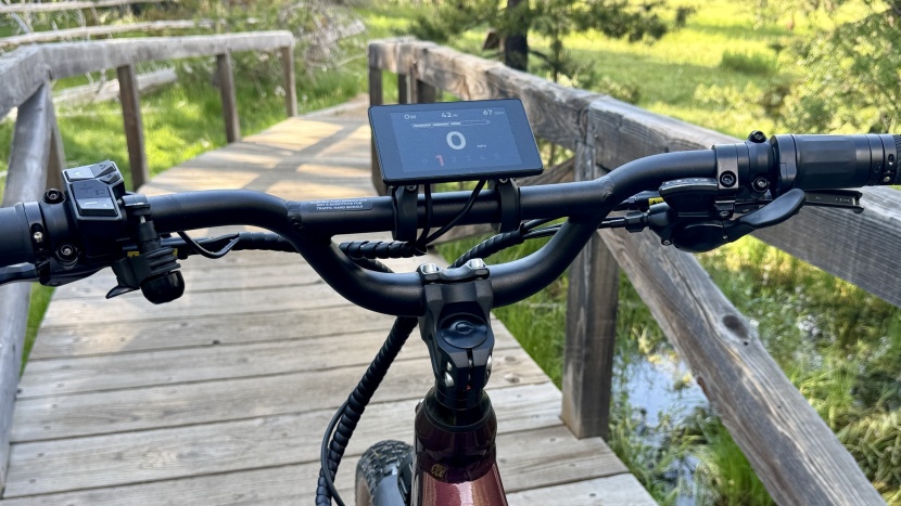 the upright front end and easy-to-read display give this bike a...