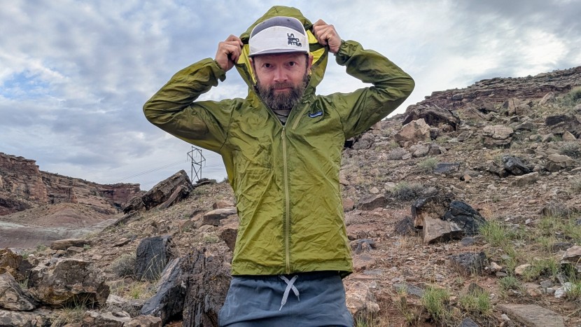 wind breaker jacket - the patagonia houdini has a stretch cinch cord that wraps around...