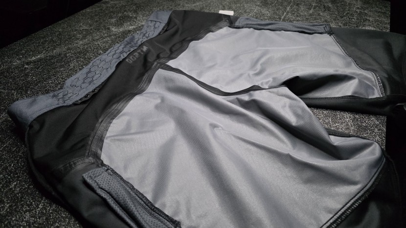 the endura mt500 spray shorts include several useful features like...