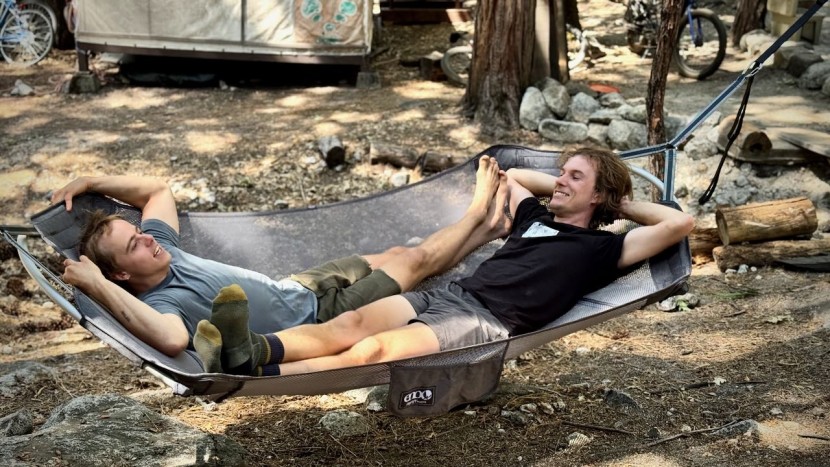 eno dayloft - the dayloft features 100% recycled polyester perforated fabric that...