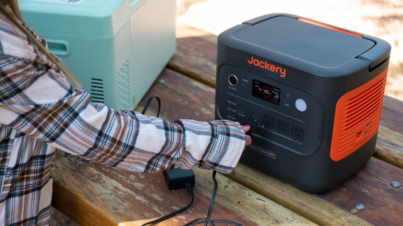 powered cooler - during our testing, we monitored the amount of power every cooler...