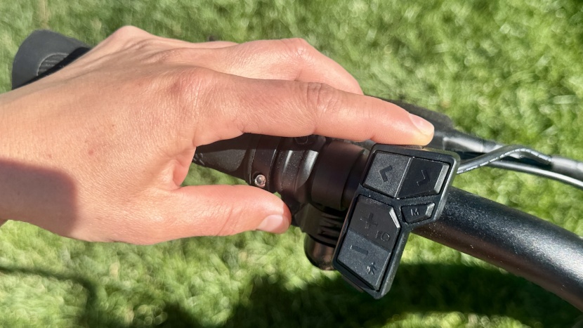 the remote packs quite a few features into it's compact size.