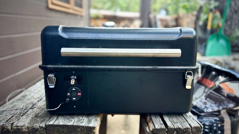 traeger ranger pellet - the 54 pound weight of this tabletop grill without any handles in...