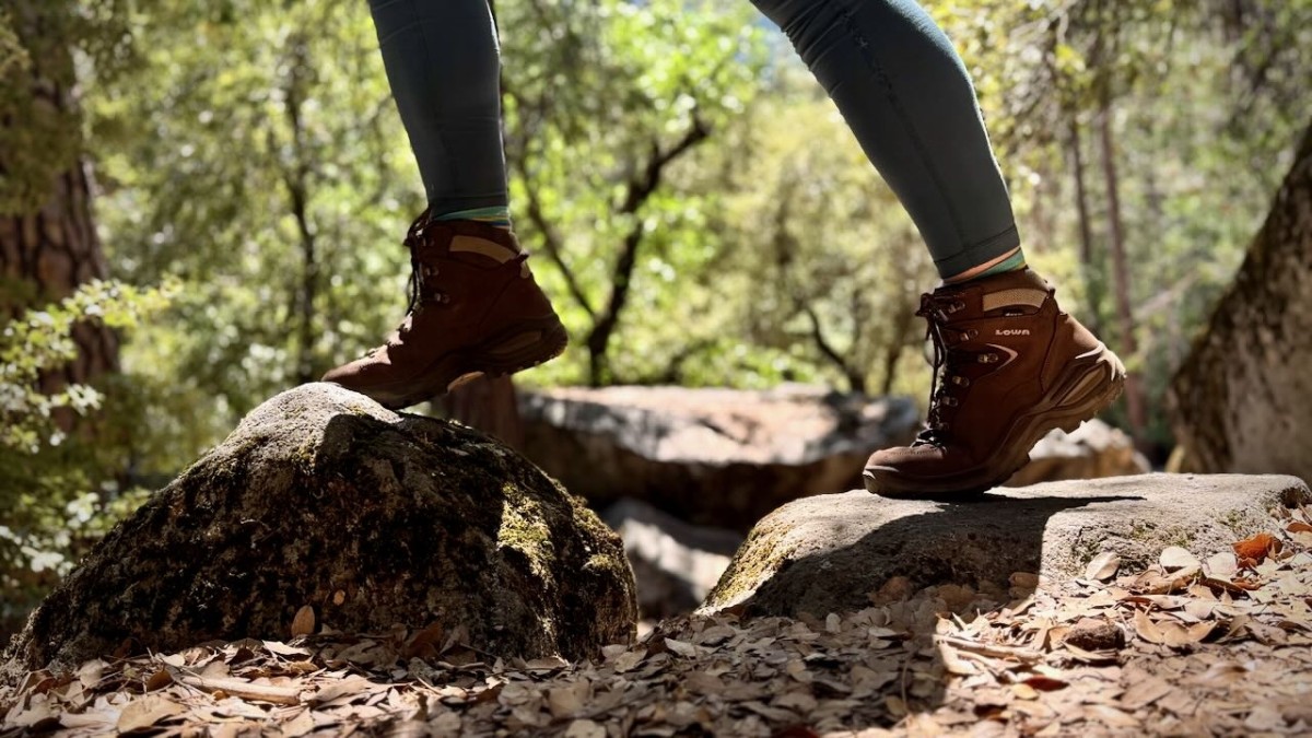 Lowa Renegade Evo GTX Mid - Women's Review (Heavyweight options are typically overkill when it comes to day hikes and overnights.)