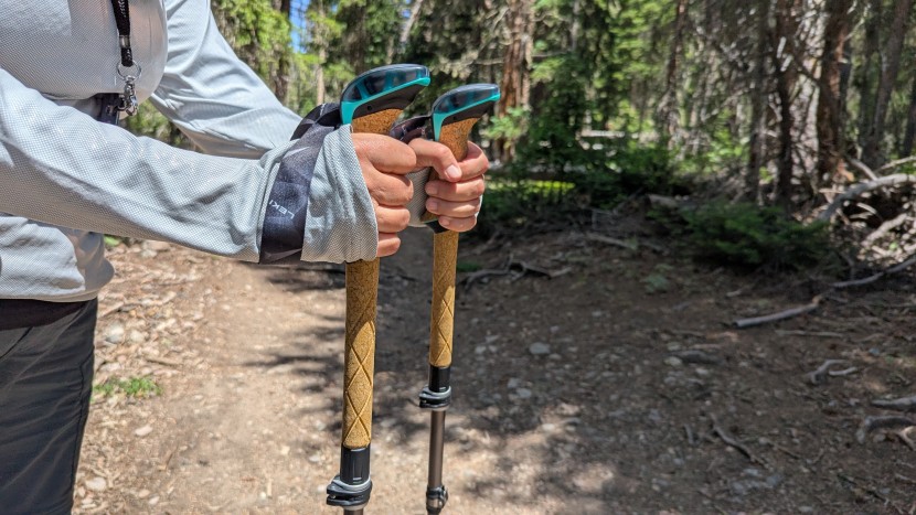 leki cressida fx carbon - showcasing the cressida's cork extending down the shaft of the pole.