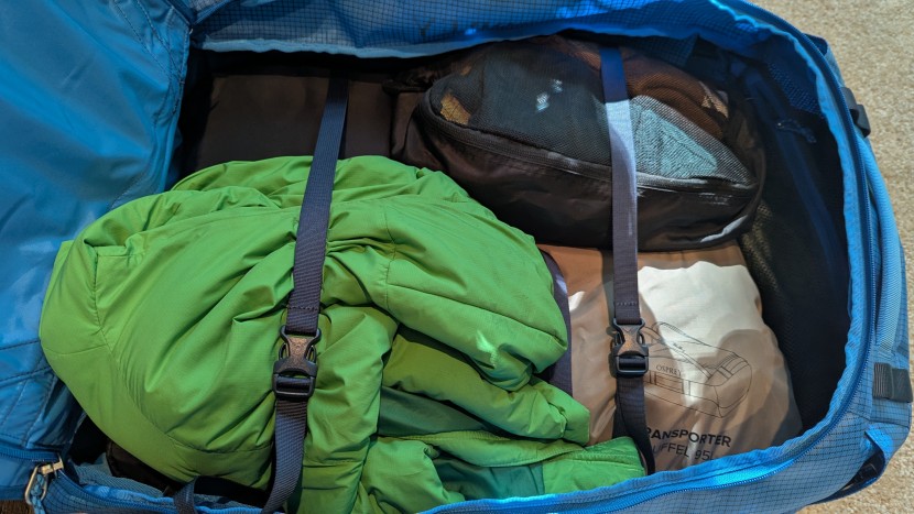 osprey transporter - internal compression straps on the transporter help your contents...