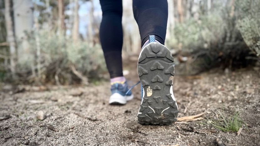 the north face vectiv fastpack for women - these shoes provide high level traction thanks to a 4mm lug pattern...