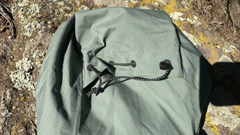 nnormal trail rain - a fully featured hood with the nnormal trail rain.