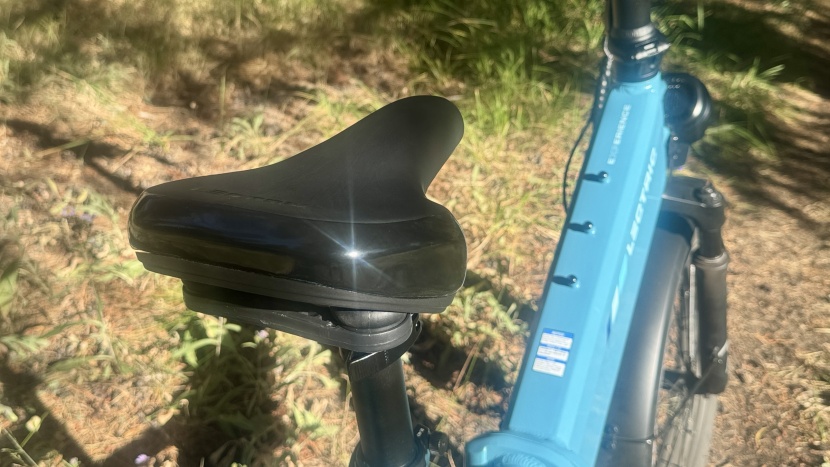 lectric xp4 750 - testers appreciated the ergonomic comfort of the standard saddle.