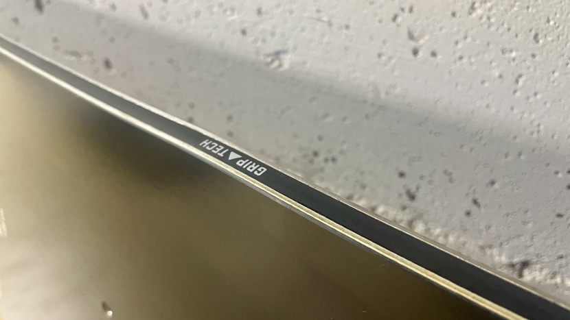 snowboard men - the arbor el camino comes with griptech edge technology for a more...