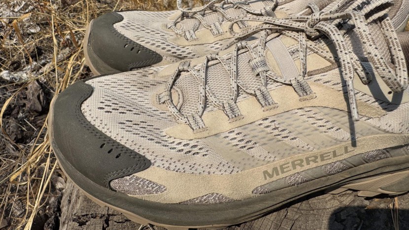 hiking shoes men - the merrell speed 2's lightweight upper with plenty of large mesh...