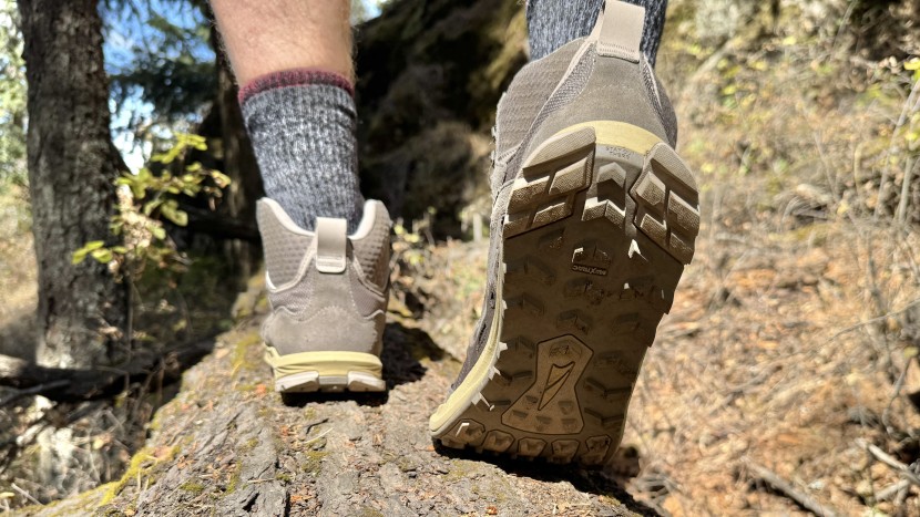 altra lone peak hiker 3 - the flat sole maximizes traction by conforming to whatever you step...