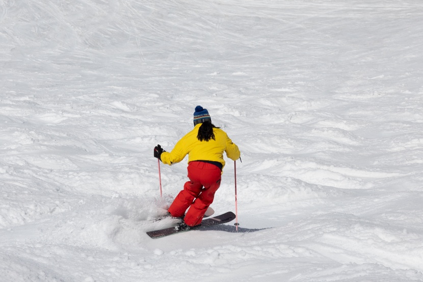 the elan skis skinnier than its 94 millimeter waist would suggest in...