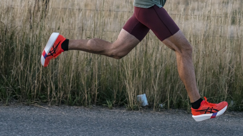 running shoes men - the cushioning on the sky tokyo feels bottomless but still manages...