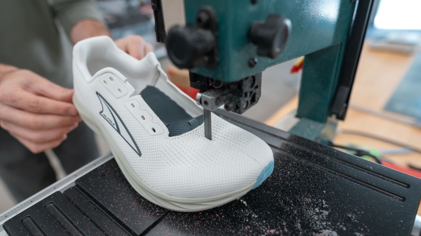 we cut the escalante 4 in half to see what is inside.