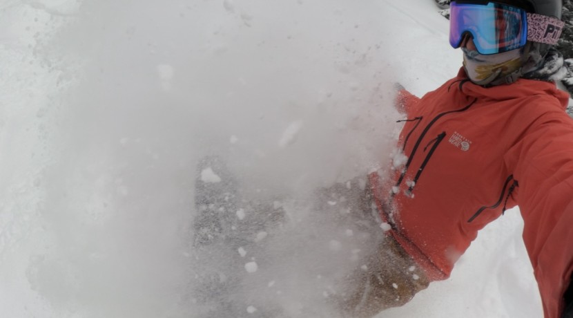 snowboard womens - we love the cardiff lynx on a powder day