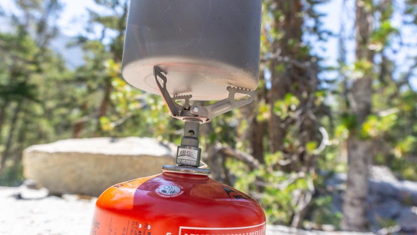 brs-3000t - we urge caution when placing a pot or skillet on the brs, as its...